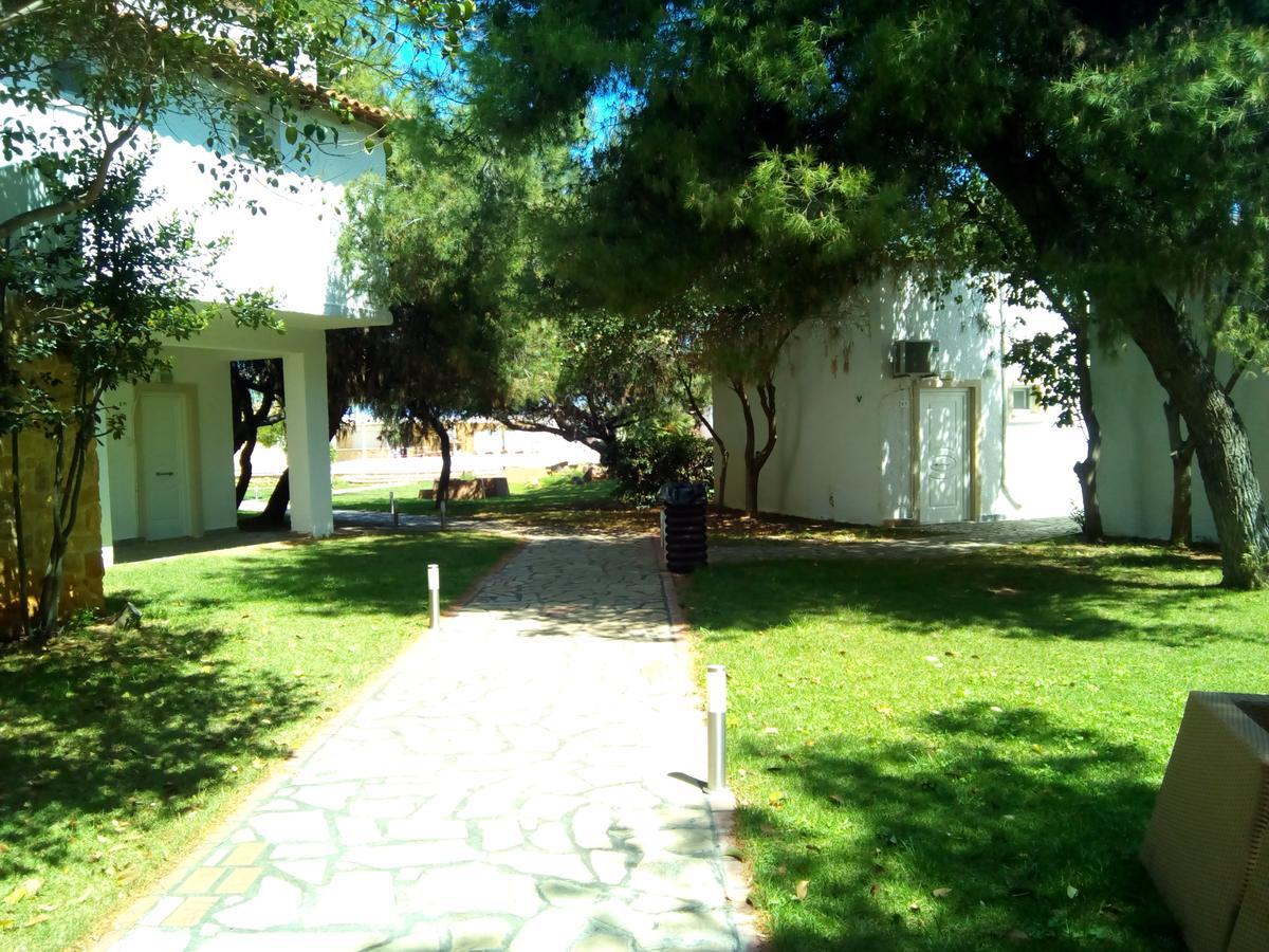 Hotel Marzi Beach And Bungalows Kokkónion Exteriér fotografie