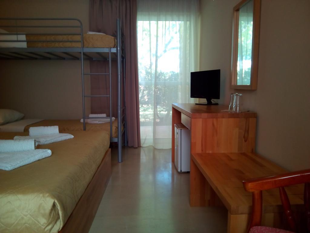 Hotel Marzi Beach And Bungalows Kokkónion Pokoj fotografie